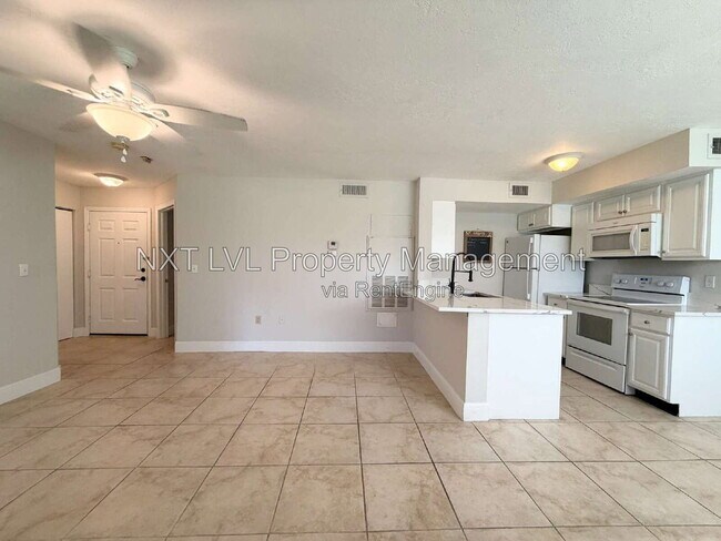 Foto del edificio - 12560 Equestrian Cir