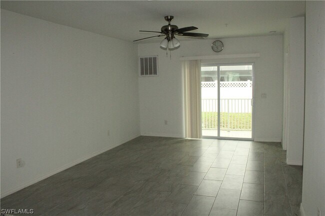 Foto del edificio - 912 SW 39th Terrace