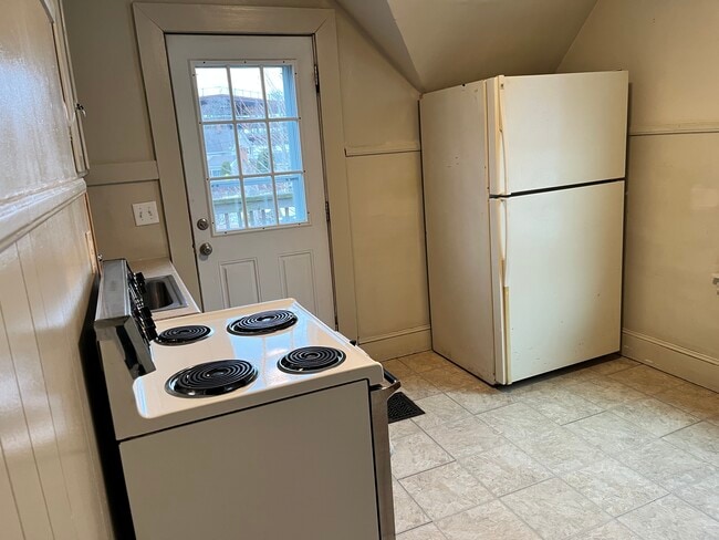 Building Photo - 236 Euclid Ave