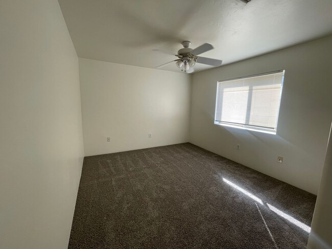 Foto del edificio - 3669 S Camino Seco