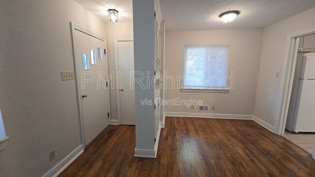 Building Photo - 924 Pierpont Rd