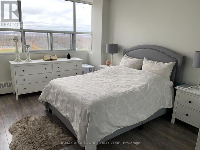 Building Photo - 2263 Marine Dr