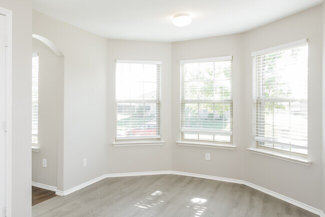 Foto del edificio - 4071 Passage Way