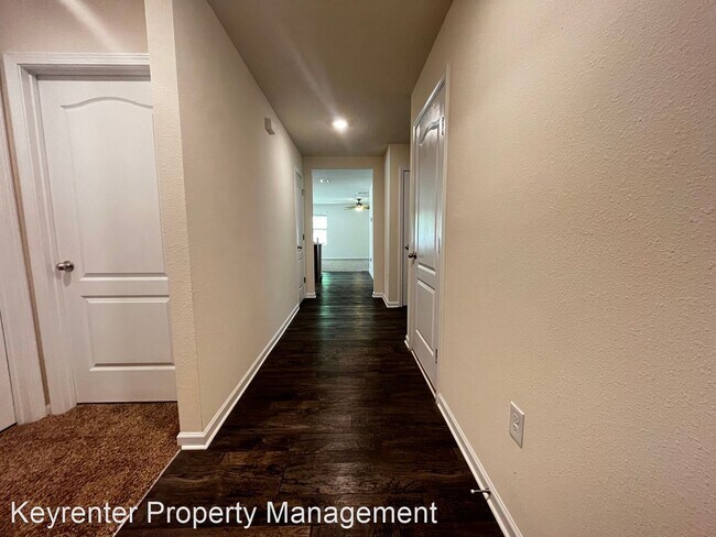 Foto del edificio - 4 br, 2 bath House - 9015 Tahoe Ln