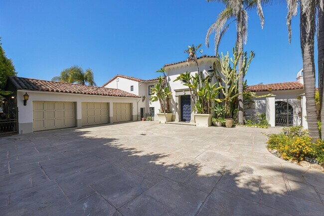 Building Photo - 6690 La Jolla Scenic Dr S