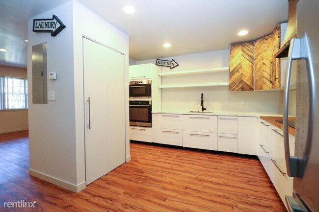 Building Photo - 2 br, 1 bath Condo - 3079 Colonial Way