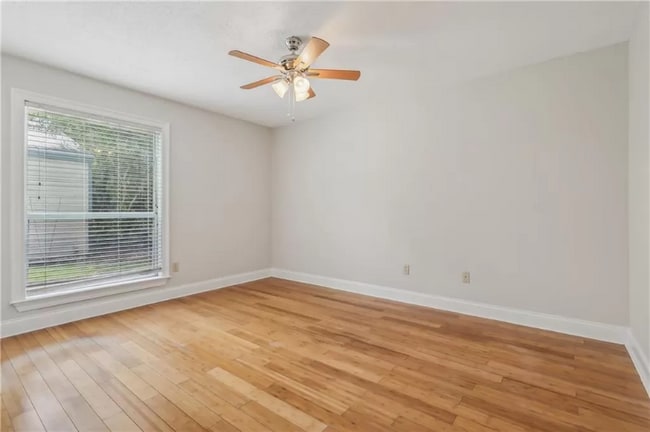 Foto del edificio - 350 Atalin St