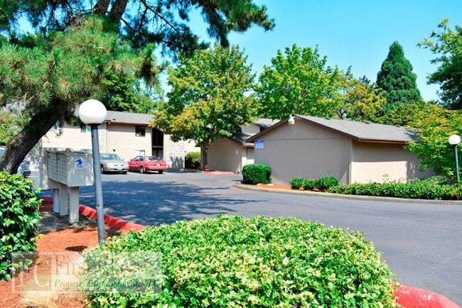 Building Photo - 20125 SW Tualatin Valley Hwy