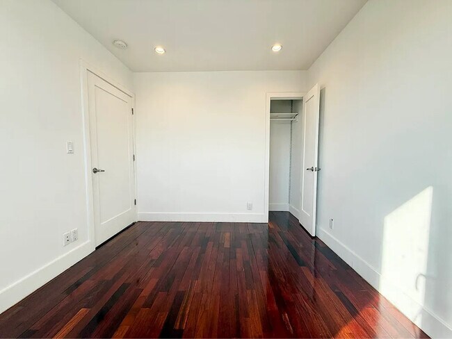 Foto del edificio - 39 Suydam St