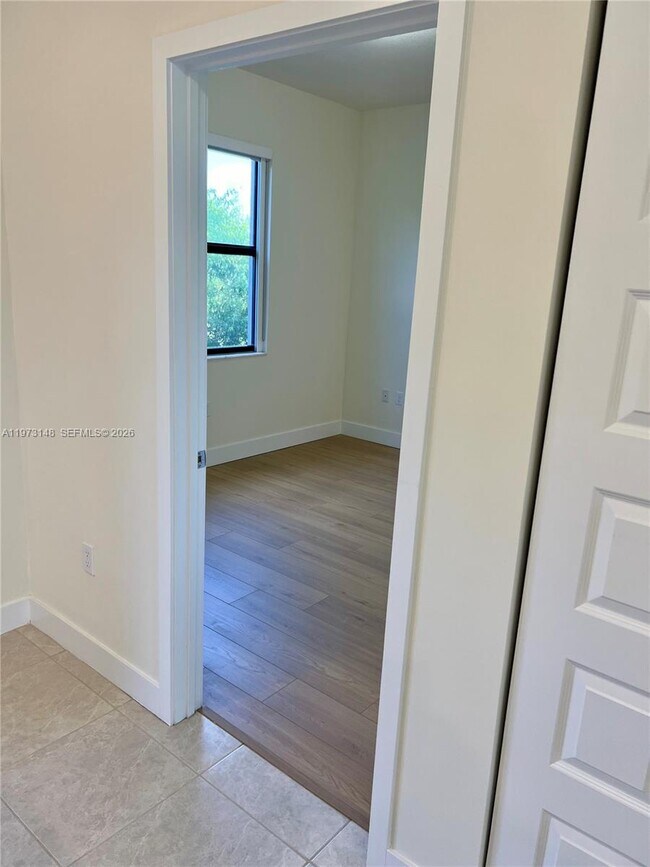 Foto del edificio - 8031 NW 104th Ave