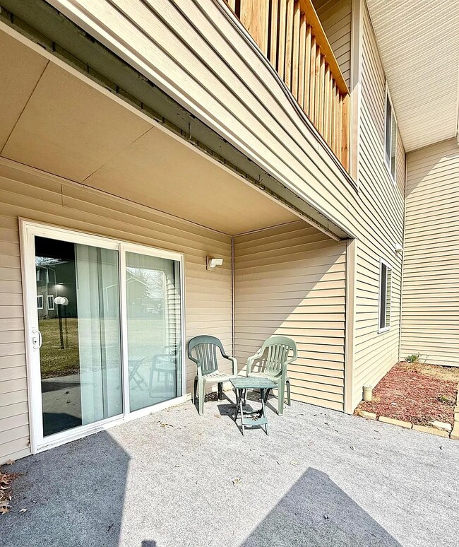 Building Photo - 2275 N Cable Rd
