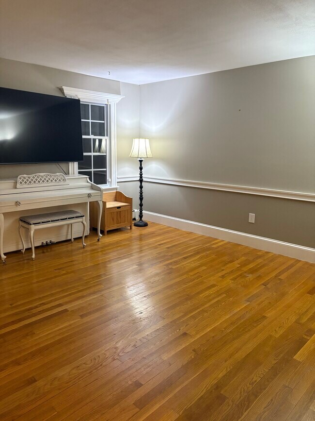 Foto del edificio - 99 Winnicutt Rd