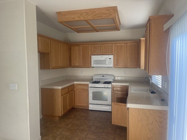 Foto del edificio - Nice 3-Bedroom House