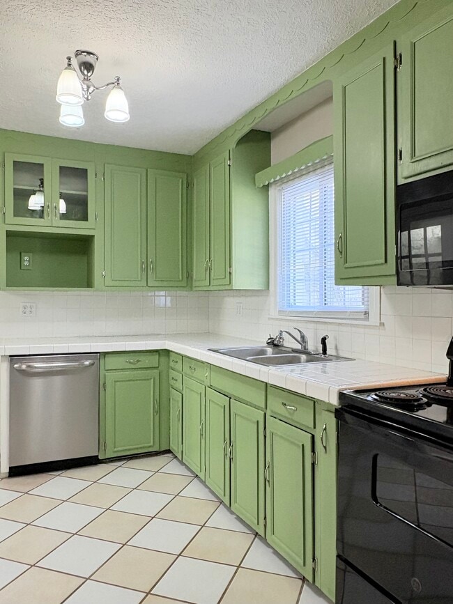 Foto del edificio - 707 Edgewood St