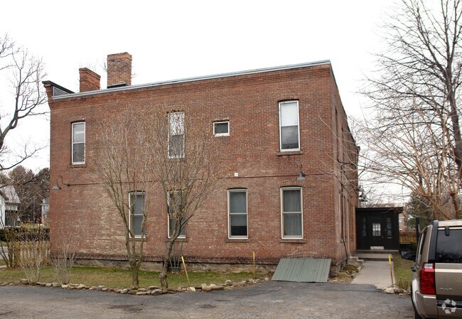 Building Photo - 524 Mount Hope Ave