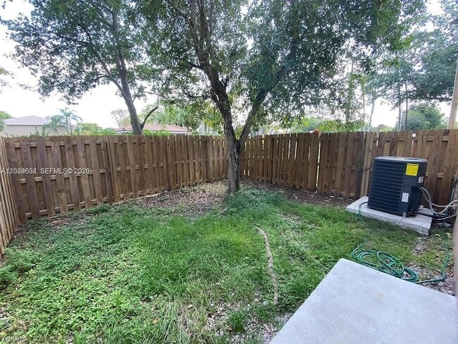 Building Photo - 7980 S Southwood Cir