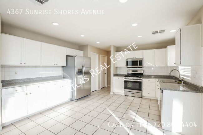 Building Photo - 1/2 MONTH FREE RENT IF MOVED IN BY 2/15! E...