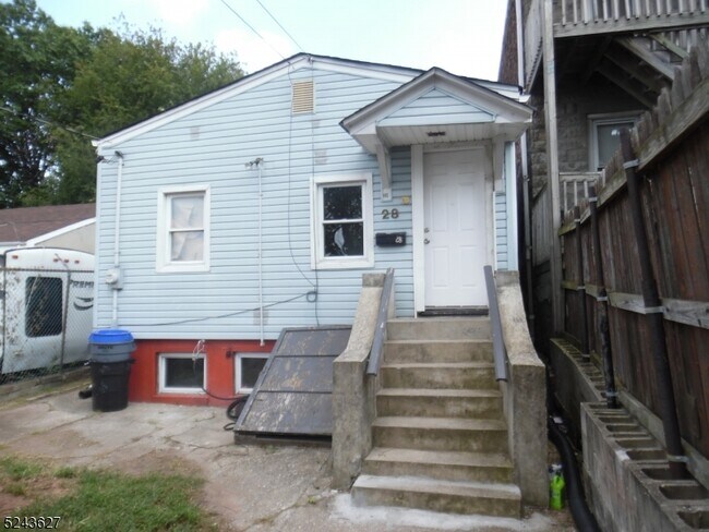 Foto del edificio - 28 Watchung Ave