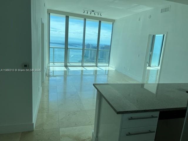 Foto principal - 888 Biscayne Blvd