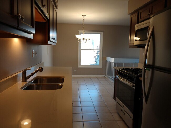 Building Photo - 466 Onyx Ct
