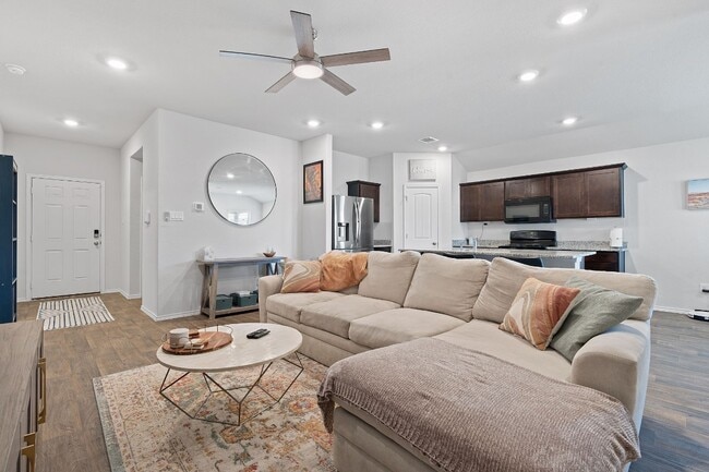 Building Photo - 113 Lily Pond Trl