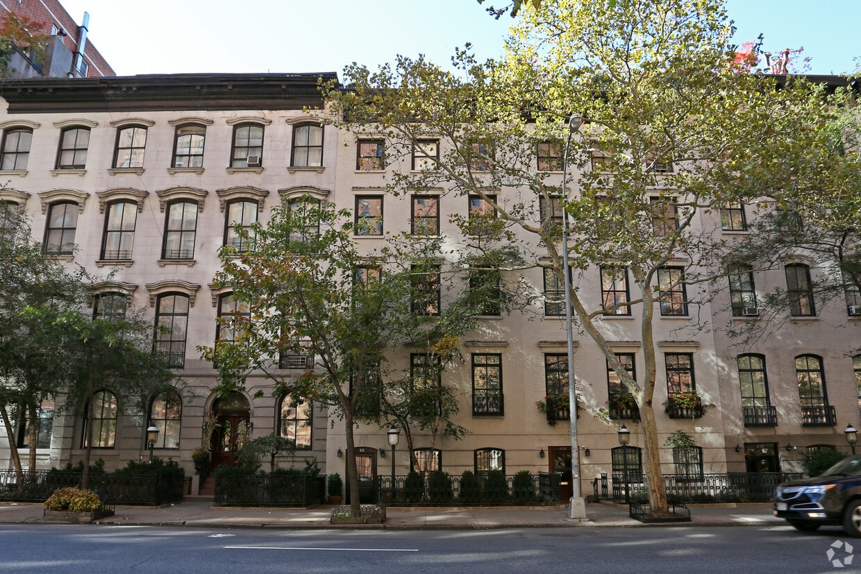Building Photo - 434 W 23rd St