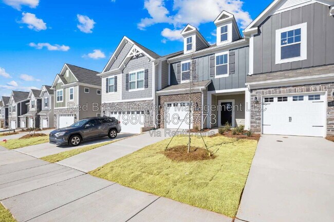 Building Photo - 4053 Lawnview Dr