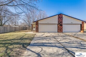 Building Photo - 8914 E Bluestem St