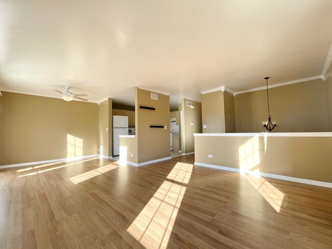 Building Photo - 341 Holiday Ln