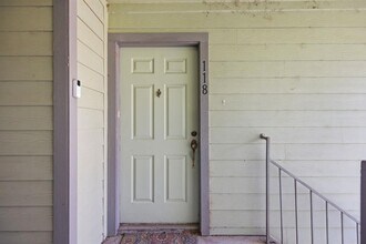 Building Photo - 4500 E Oltorf St