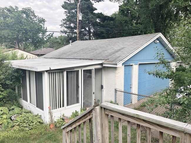Building Photo - 7048 France Ave N
