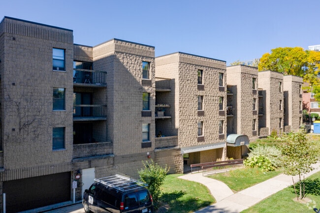 Building Photo - Marshall House Apartments