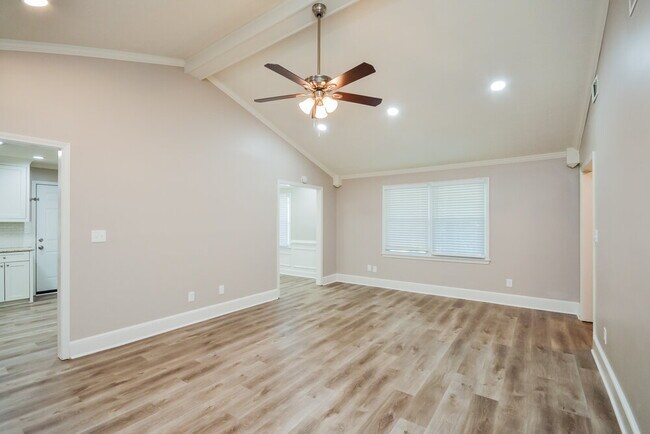 Foto del edificio - 1407 Hillside Pl SE