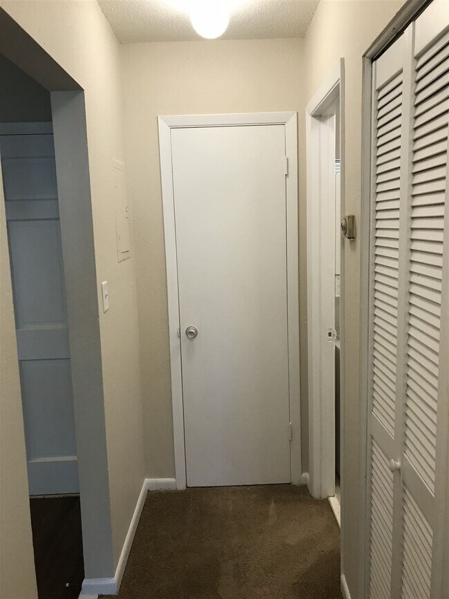 Foto del edificio - 2325 W Pensacola St