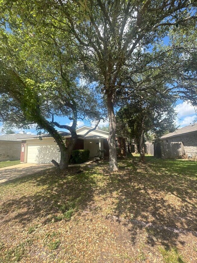Foto del edificio - Cozy 3BR Cedar Park Home with Attached 2-C...