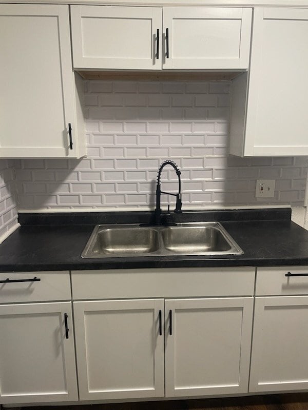 Building Photo - 1239 W 5th St