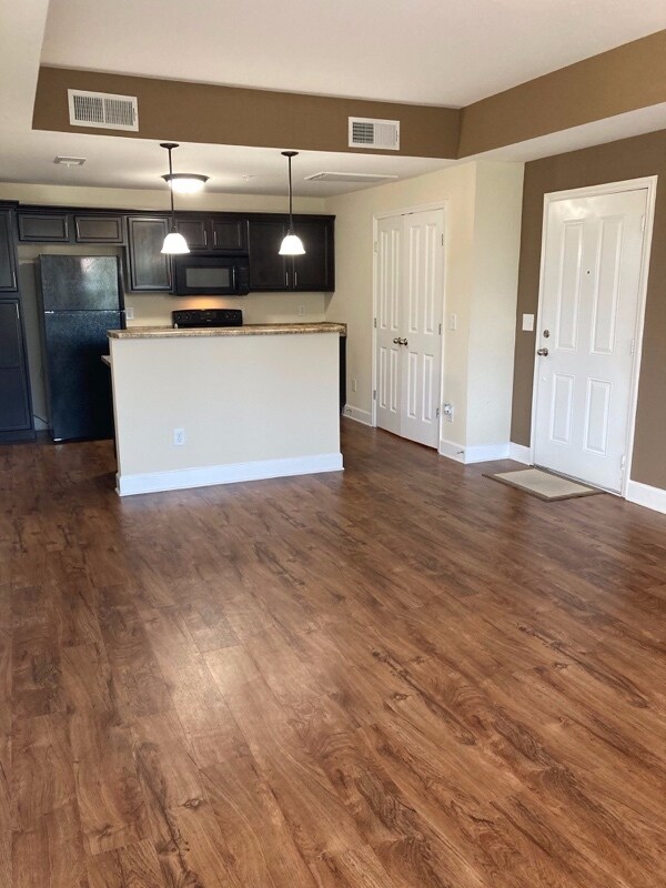 Building Photo - 8205 Lenox Creekside Dr