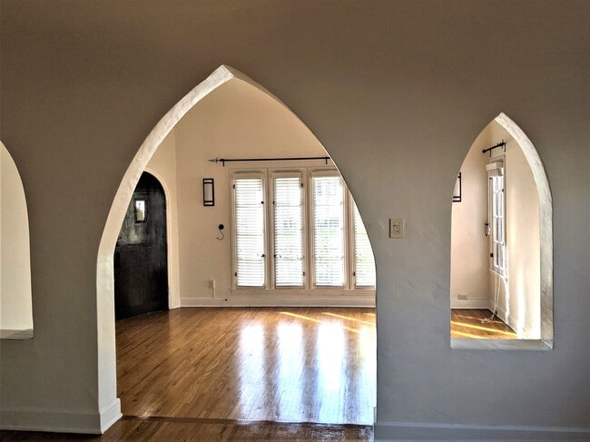 Building Photo - 6265 Commodore Sloat Dr