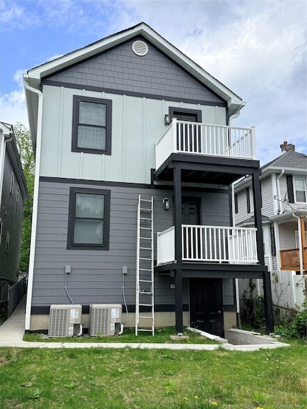 Building Photo - 268 Carpenter Ave
