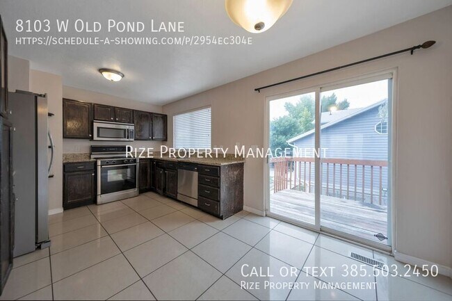 Foto del edificio - 8103 Old Pond Ln
