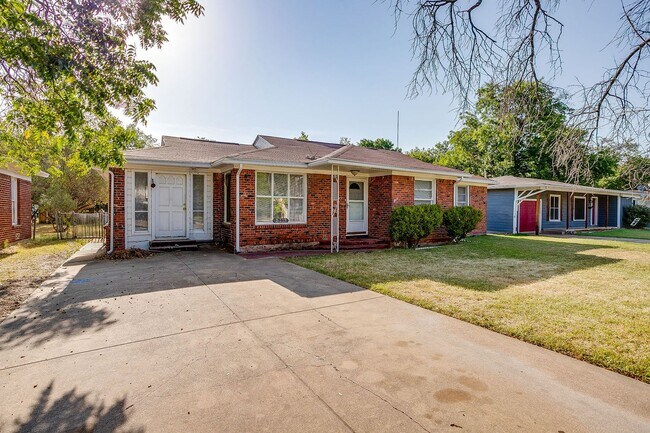 Building Photo - Ready for New Tenants-  4 Bed, 1 Bath Home in Richland Hills, Large Backyard, Birdville ISD- 76118