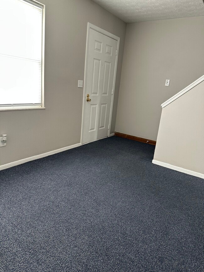 Foto del edificio - 2532 Sandbury Blvd