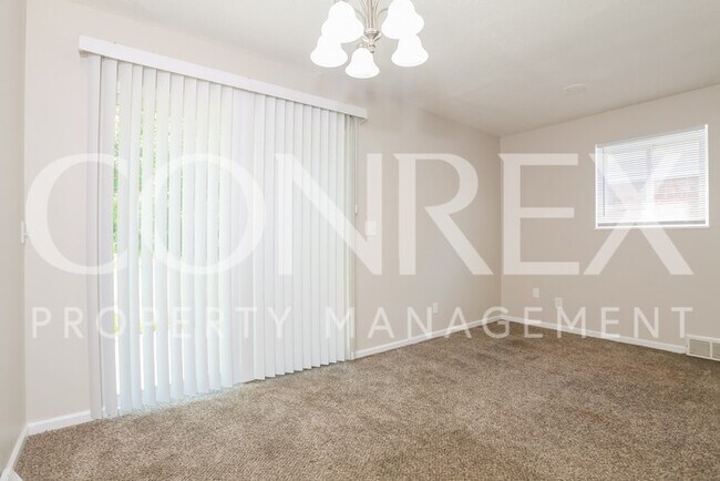 Building Photo - Lovely 3 Bedroom Home