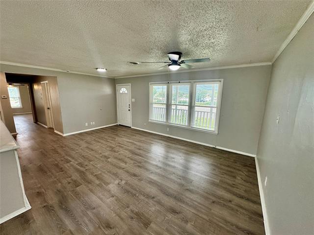 Foto del edificio - 4114 Rufe Snow Dr