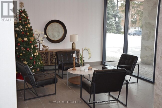 Photo du bâtiment - 4700 Hwy 7