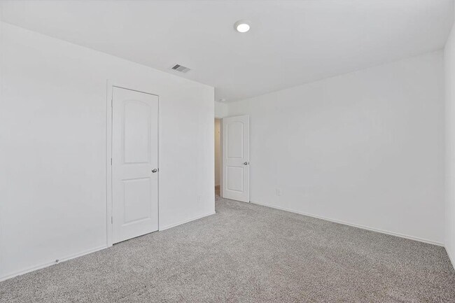Building Photo - 21622 Violet Rdg Rd