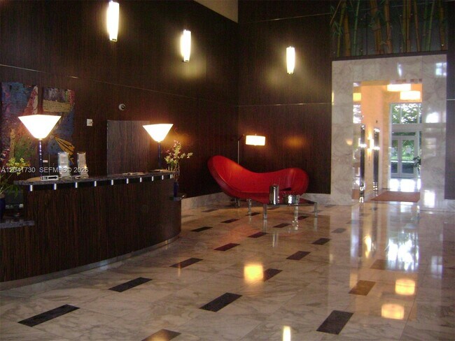Foto del edificio - 185 SW 7th St