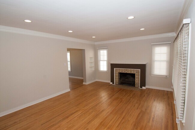 Sala de estar - 11293 Brookhaven Ave
