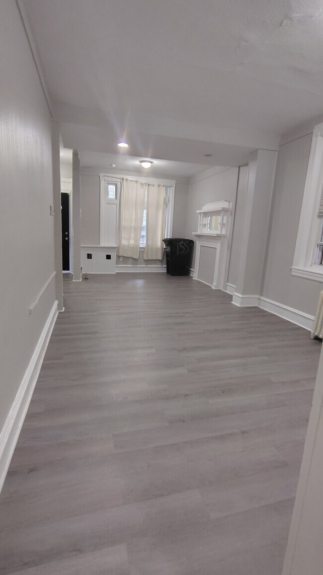Foto del edificio - 155 N 56th St