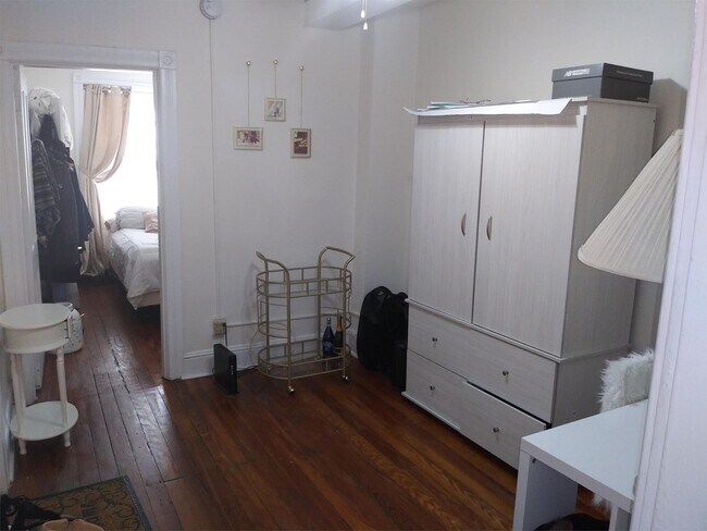 Foto del edificio - 2137 Newport Pl NW